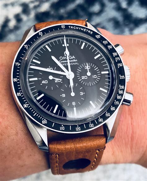 moonwatch professional Speedmaster